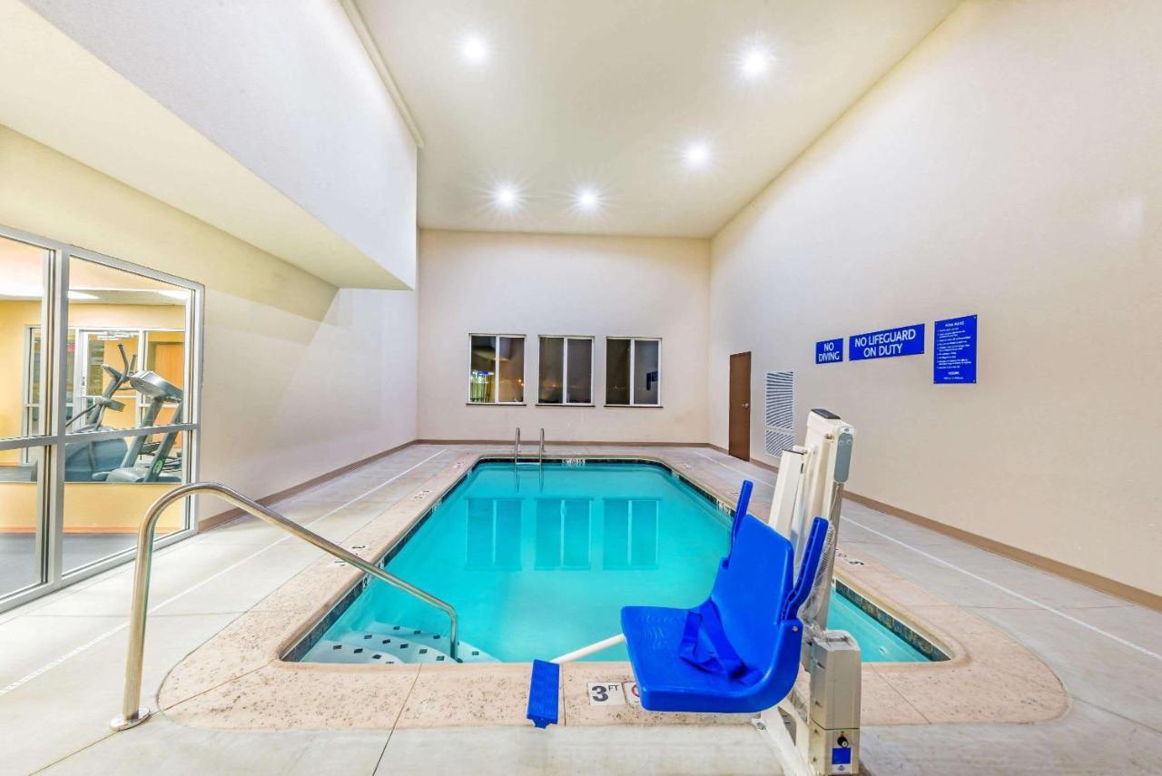 Days Inn & Suites By Wyndham El Dorado Luaran gambar